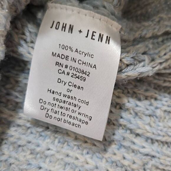 Light Blue White Pullover John And Jenn Womens Medium Sweater Knit cozy comfy - Picture 3 of 6